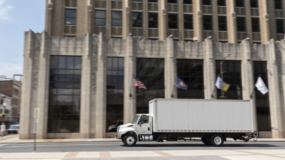 amazon relay box truck